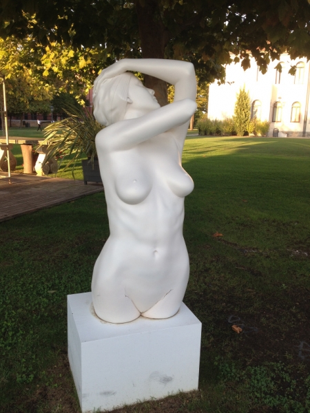 1092  20-9 statue
