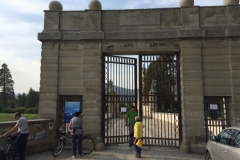 0107 4-10 Gate