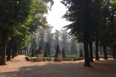 0136 6-10 Princes Gonzago statues ducal garden