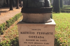 0137 6-10 Gonzaga bust