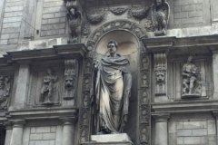 0247 10-10 Statue