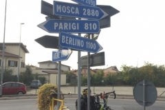 0275 11-10 Signpost