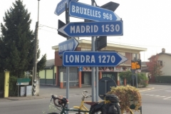 0276 11-10 Signpost