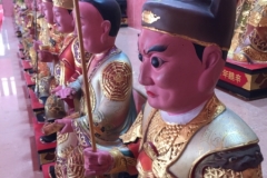 5827 8-2-19 statues