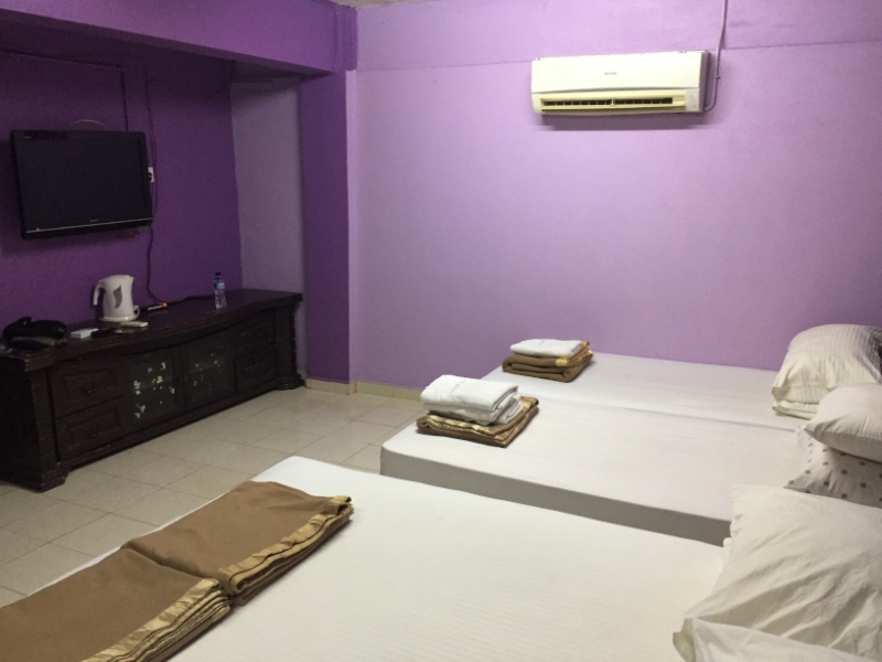 5178 8-1-19  bedroom