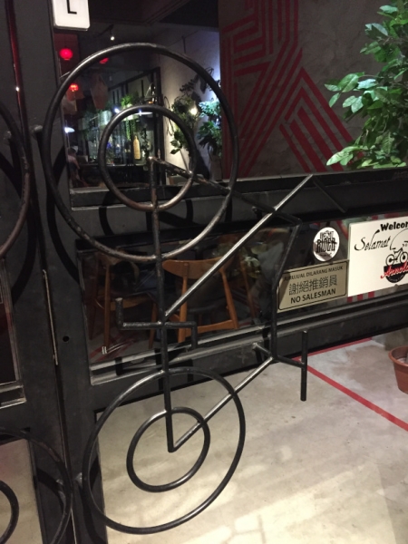 5210  10-1-19  doorhandles