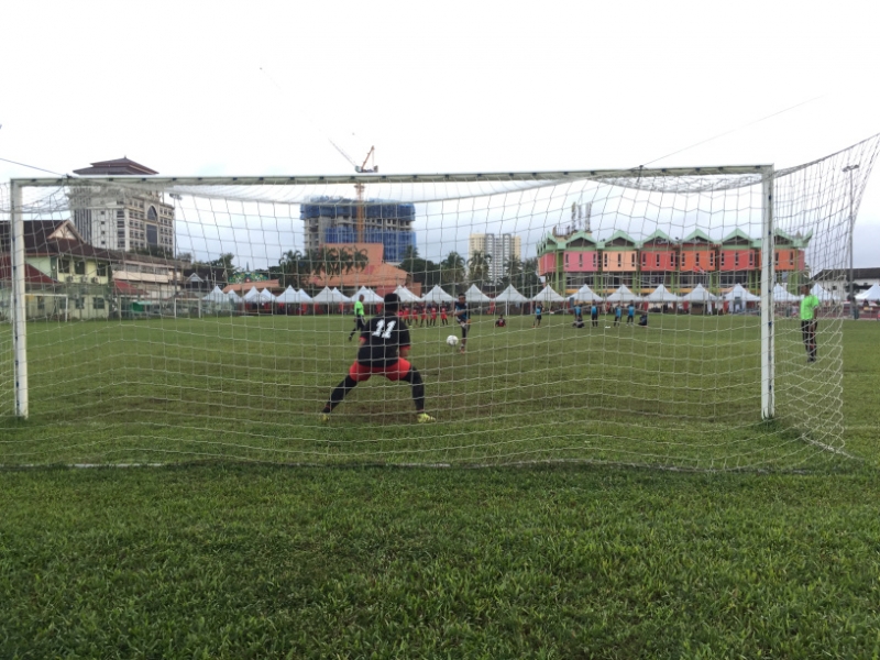5295  12-1-19 football match