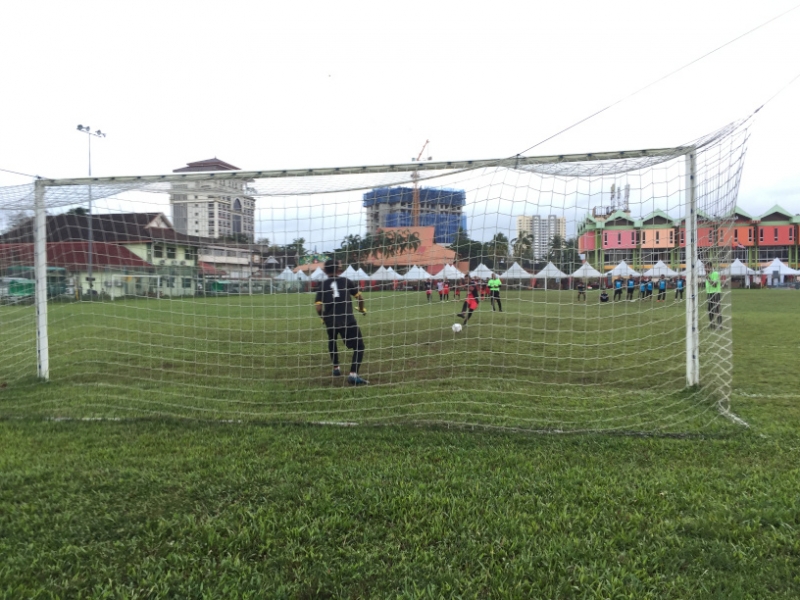 5296  12-1-19 football match