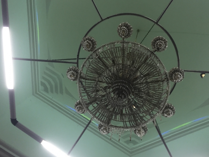 5382  17-1-19 chandelier