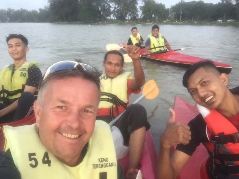 5437 18-1-19 canoes