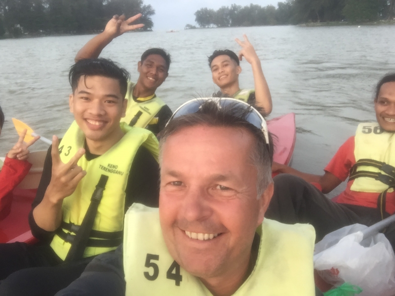 5438 18-1-19 canoes