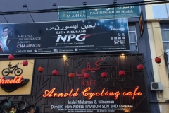 5208  10-1-19  Arnold cycling cafe