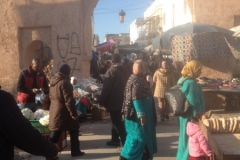 5429 24-1 People shopping