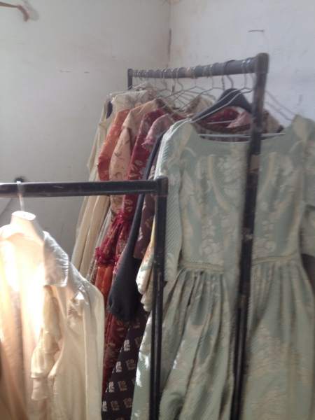 6088 4-2 Costume store