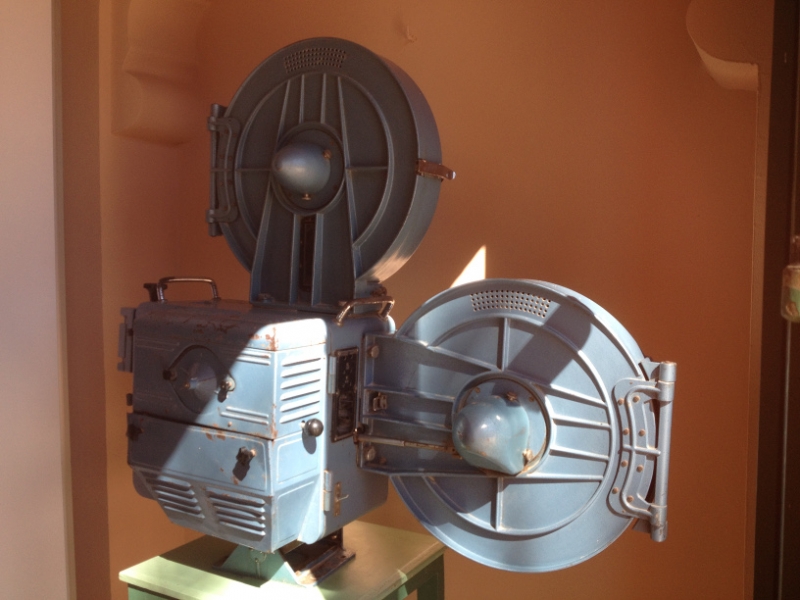 6139 4-2 Early projector