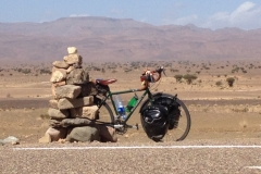 6841 19-2 bike and cairn