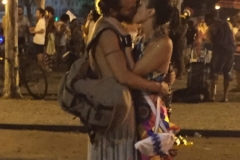 2304 9-2-18 Kiss