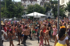 2326  10-2-18 crowded street