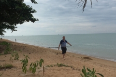 4334 -10-12-18 tLucas on the beach