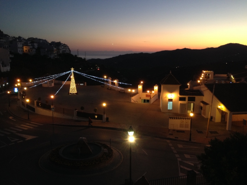 4336 21-12 Frigiliana lights