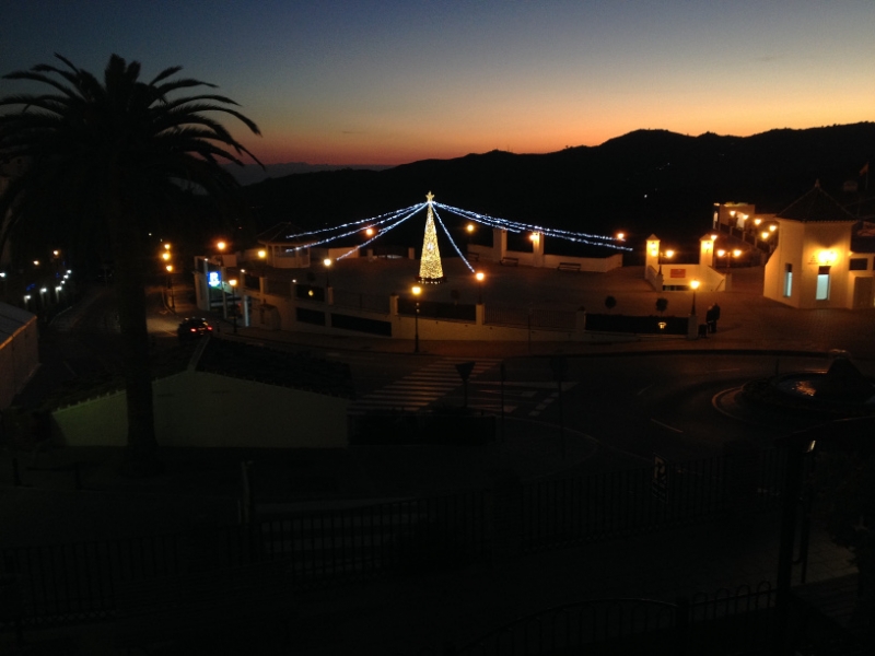 4338 21-12 Frigiliana lights