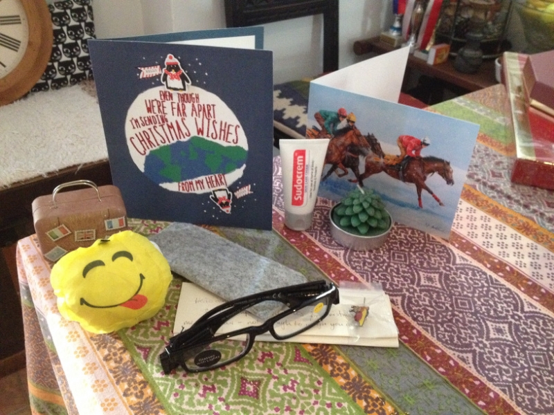 4387 25-12 Christmas presents