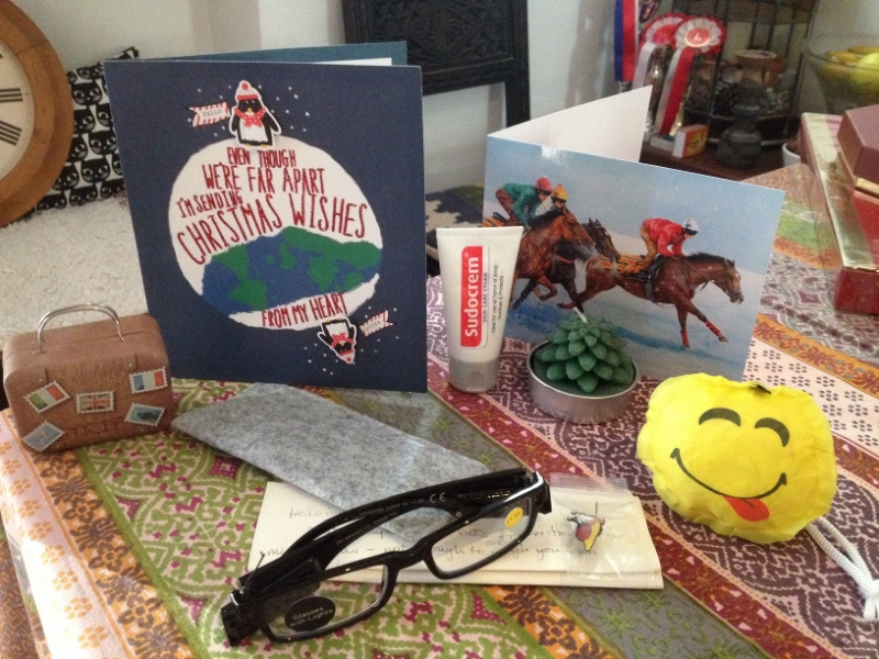 4388 25-12 Christmas presents
