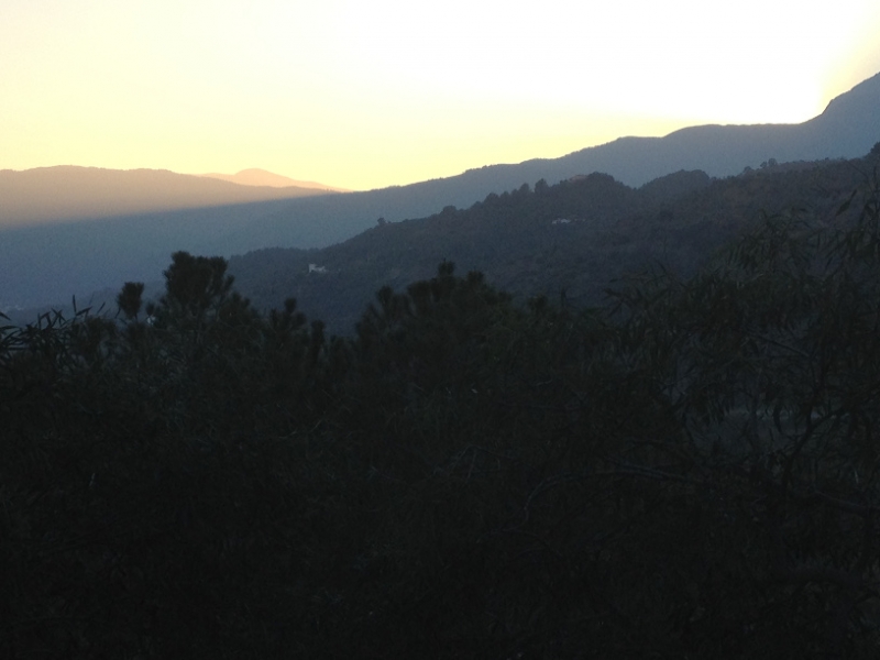 4586 9-1 Sunset mountains