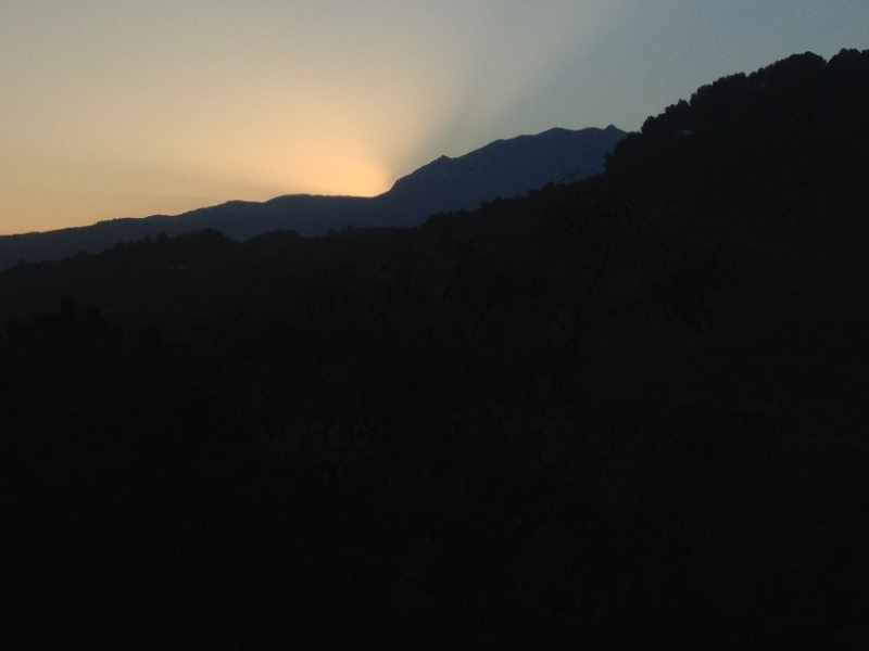4588 9-1 Sunset mountains