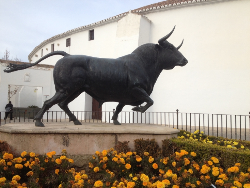 4644 10-1 bull statue