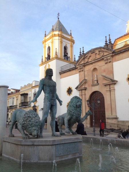 4677 10-1 statue with lions Rondo