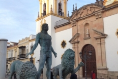 4677 10-1 statue with lions Rondo