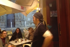 2425 30-10 bar singing waiter