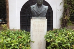 2491 4-11 bust