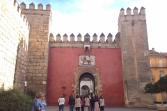 2607 6-11 crenellated wall archway