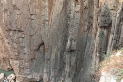 2964 9-11 between cliffs