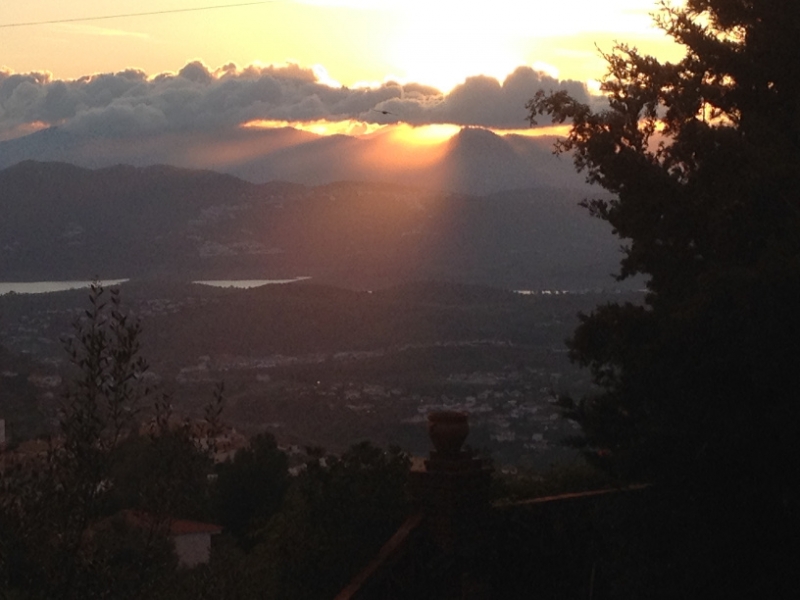 3836 29-11 Sun behind clouds