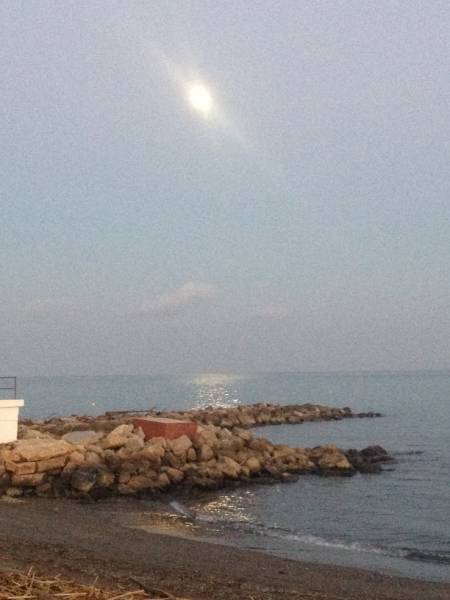 4135 12-12 Moon over the sea