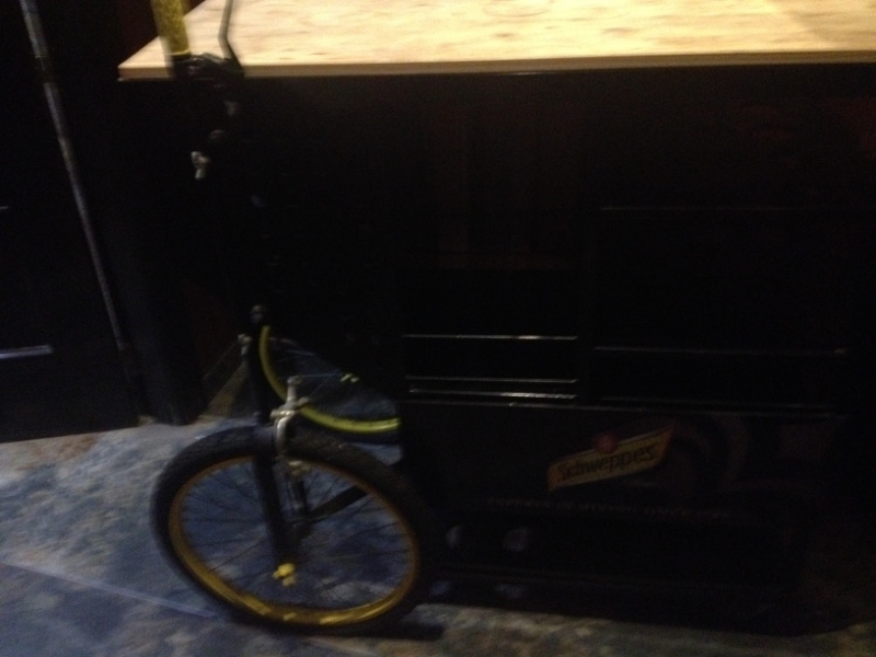 4226 18-12 Schweppes