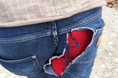 1573 2-10 Vernon's pic ripped jeans