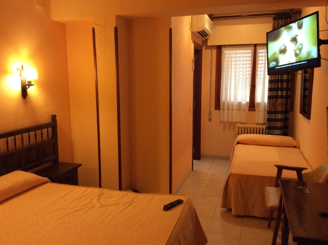 0433 T Room