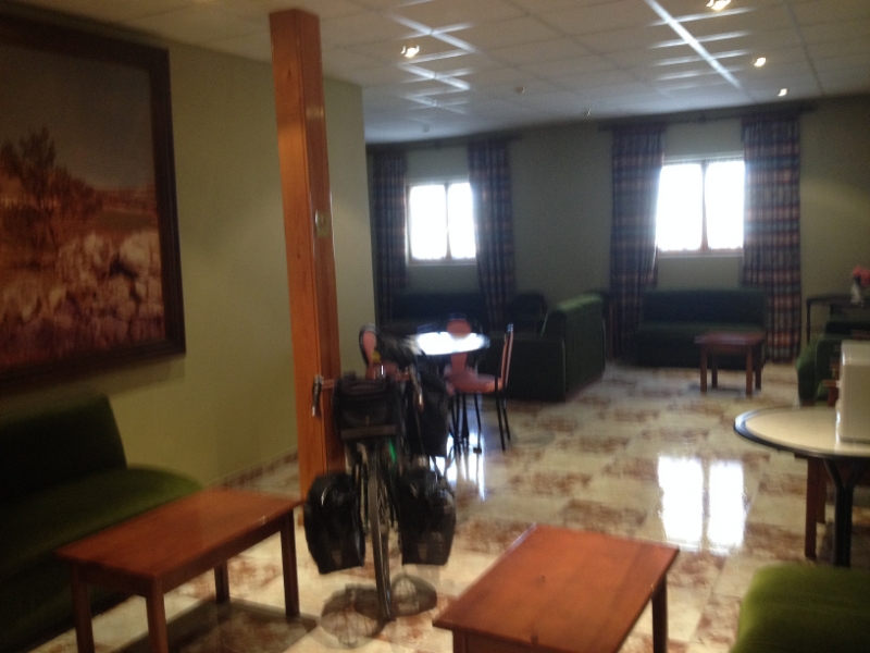0454 Jadraque bike in hotel reception