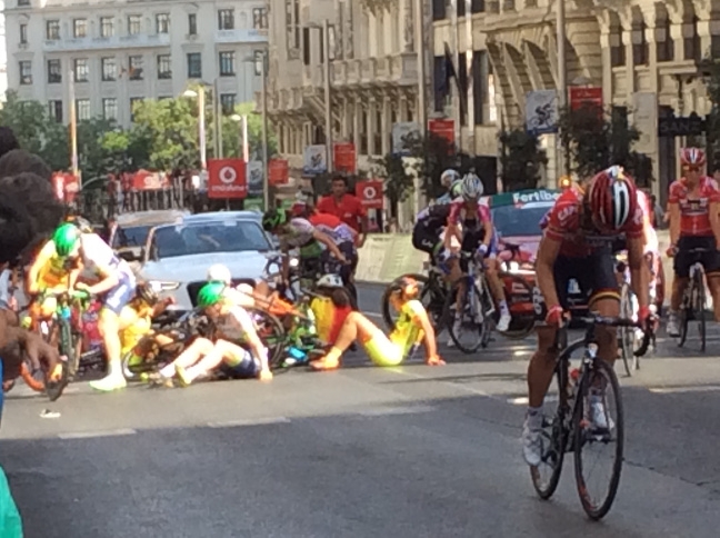 1242 Ladies cycle race crash