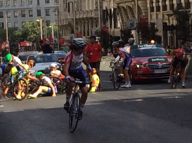 1243 Ladies cycle race crash