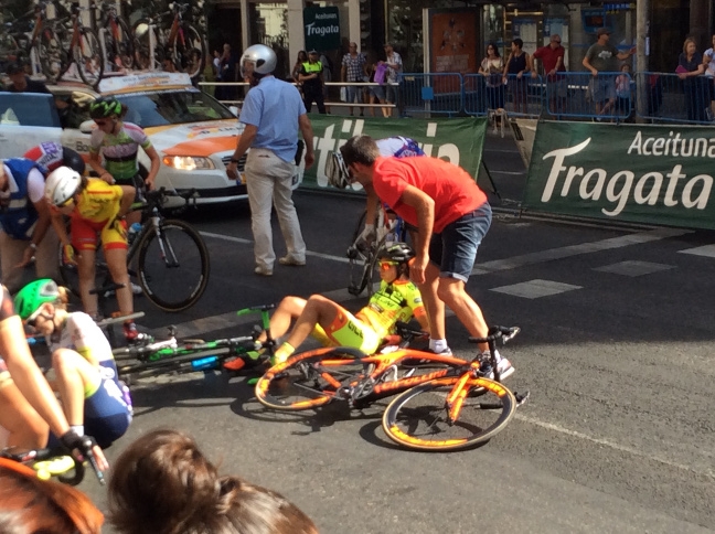 1245 Ladies cycle race crash