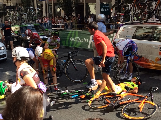 1246 Ladies cycle race crash