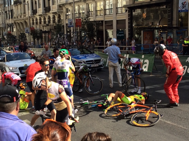 1247 Ladies cycle race crash