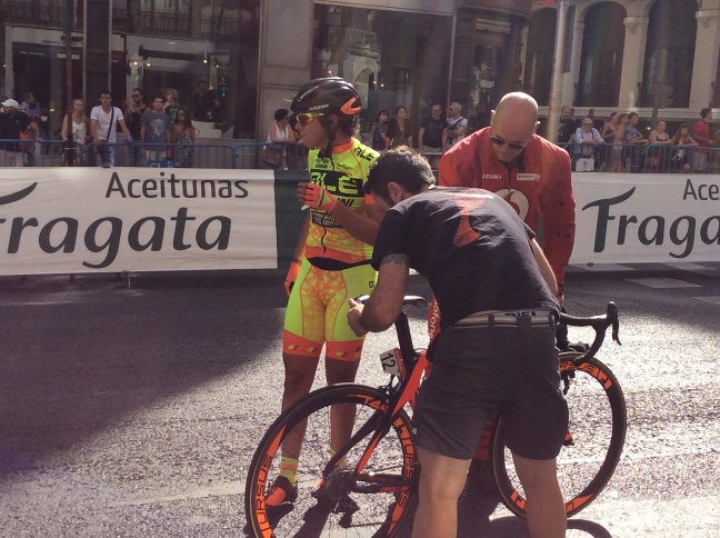 1257 Ladies cycle race crash
