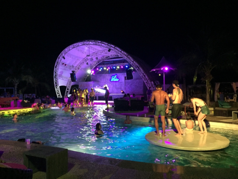 6797 9-3-19 pool bar