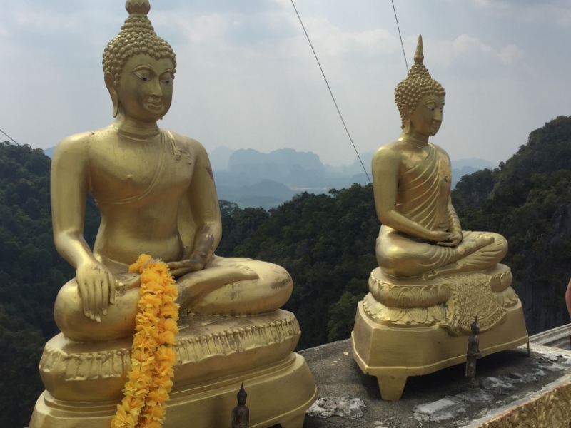 6943 16-3-19 statue